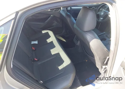 2014 Volkswagen Passat 1.8T Wolfsburg Edition z USA, uszkodzony, nr VIN 1VWAT7A39EC055174